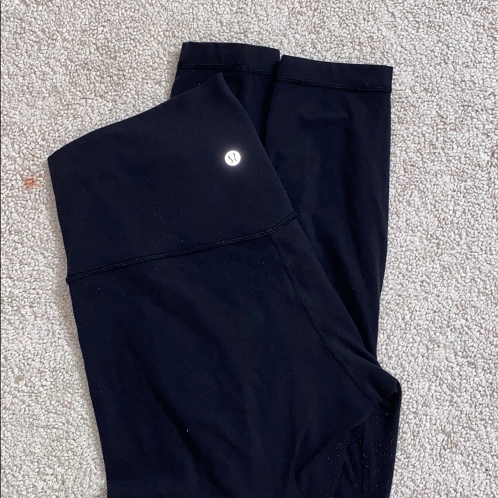 Lululemon Aligns 25”, size 8